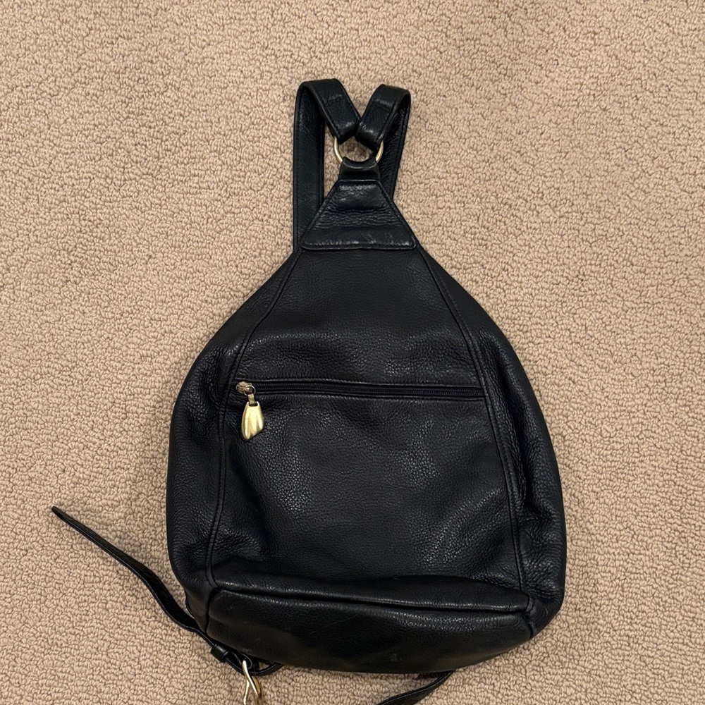 Libaire Black Leather Women's Backpack